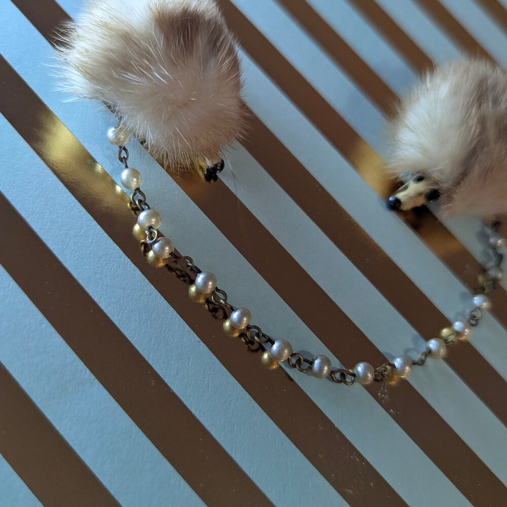 Antique Sweater Guard Fur Foxes mini with Faux Pearls Chain Link Great condition